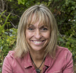 Michaela Strachan portrait 2